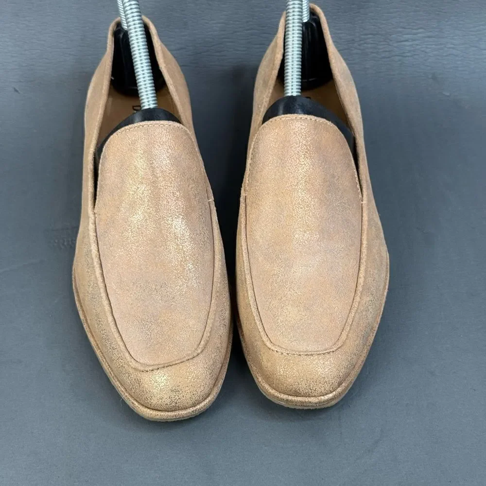DONALD J PLINER Tamryn leather Beige gold slip on loafer shoes womens size 6.5